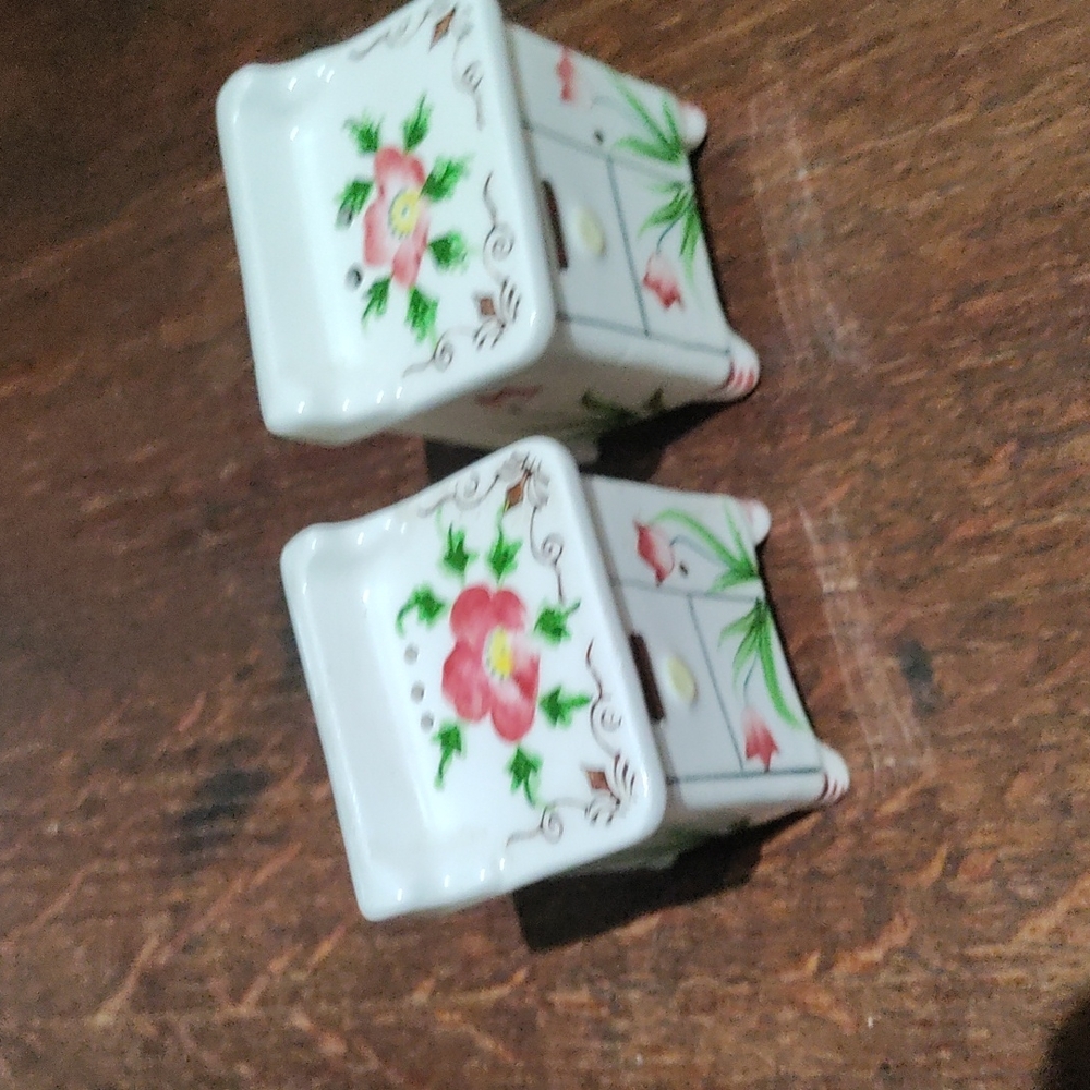 Vintage Salt and pepper shakers